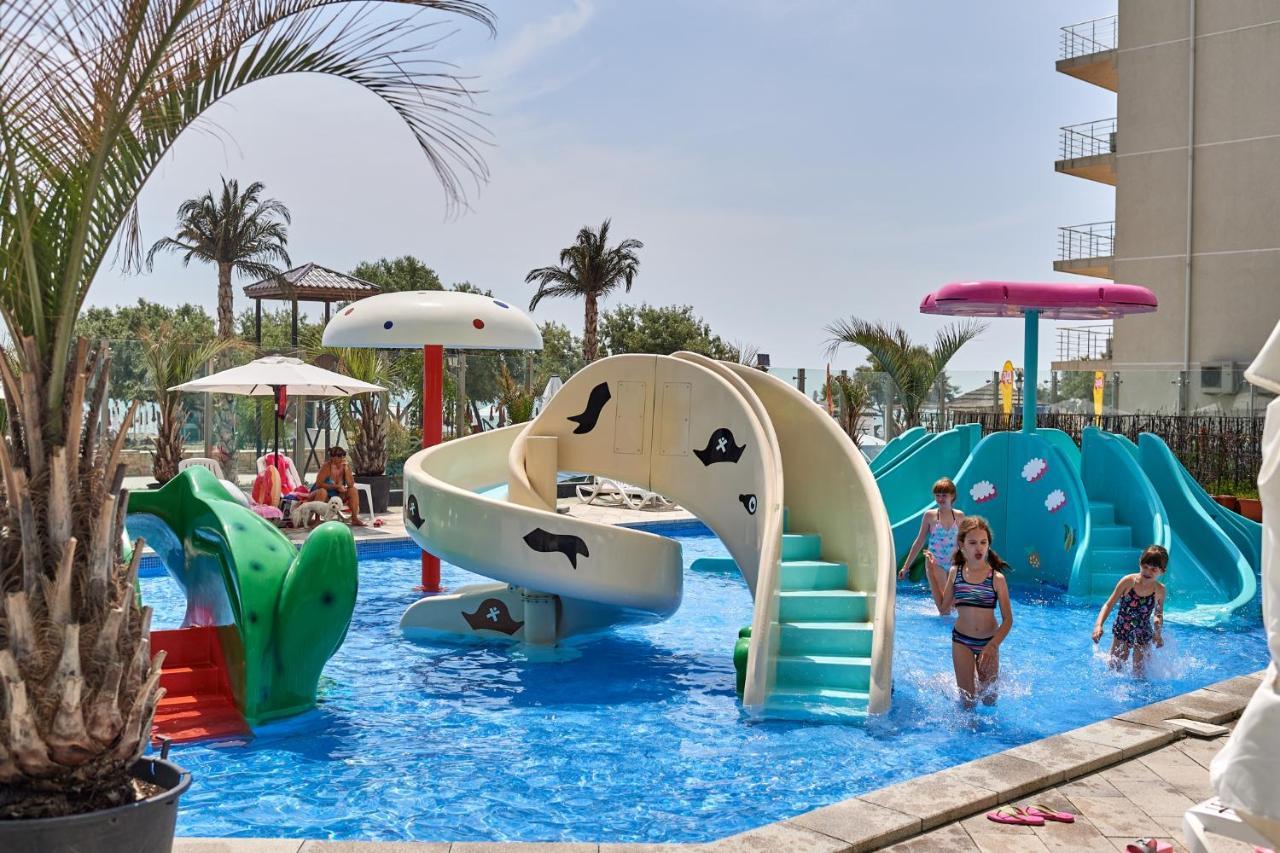 Melisea Aparthotel Pool & Spa Mamaia Nord นาโวดาริ ภายนอก รูปภาพ